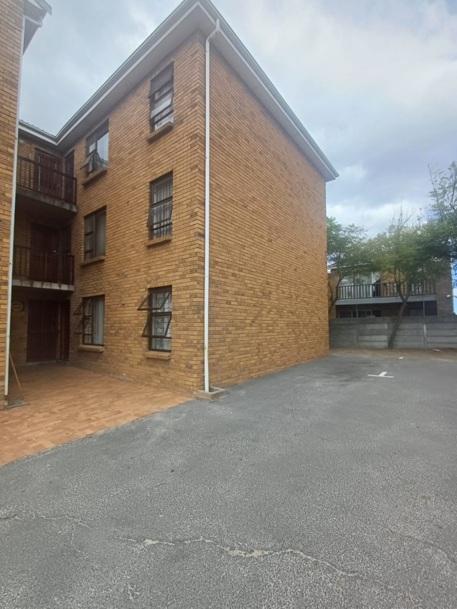 2 Bedroom Property for Sale in Ferndale Western Cape